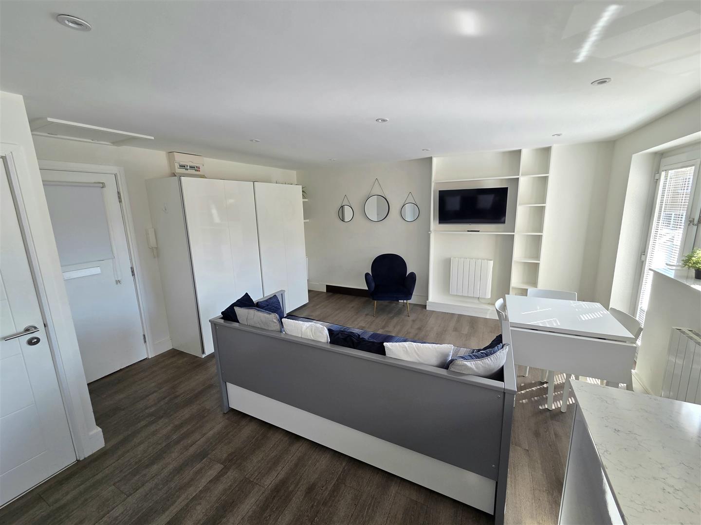 Highmoor, Marina, Swansea, SA1 1YE